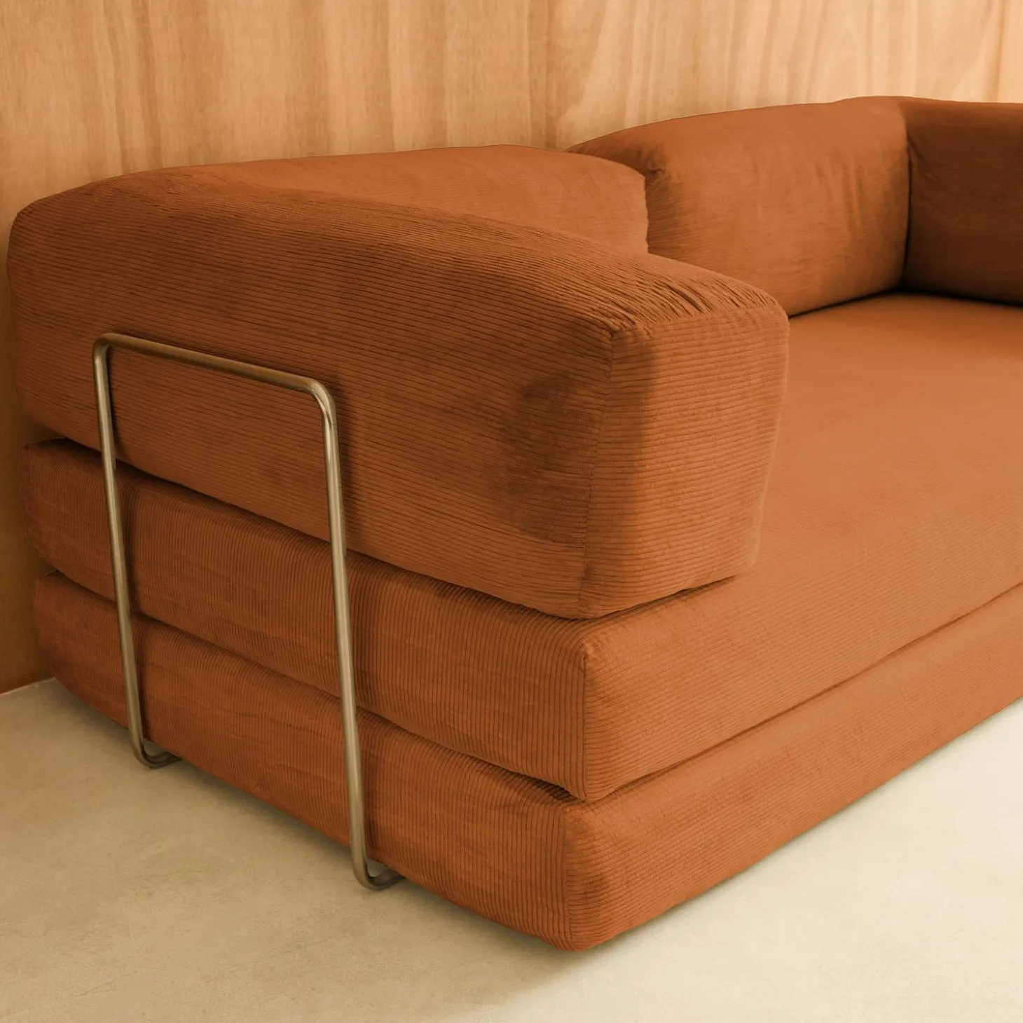 Sofá-cama conversível em veludo canelado com estrutura cromada, 3 lugares