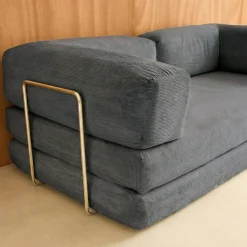 Sofá-cama conversível em veludo canelado com estrutura cromada, 3 lugares