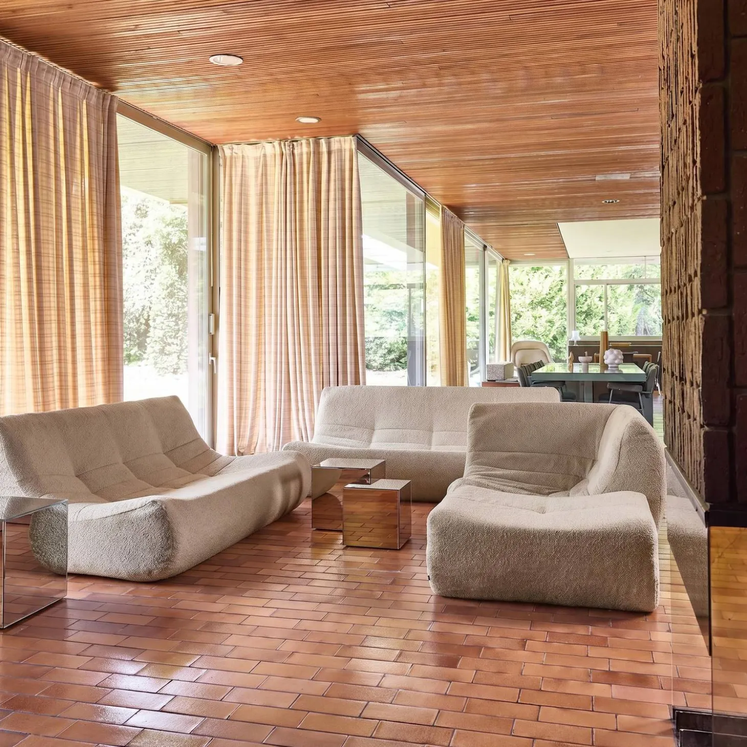 Sofá de canto modular com apoio para os pés em tecido bouclé, 7 lugares