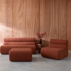 Sofá modular com apoio para os pés em tecido bouclé, 3 lugares