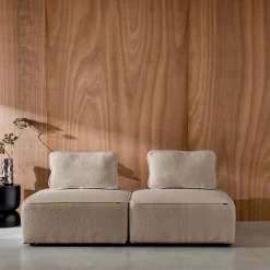 Sofá modular em tecido boucle de 2 lugares