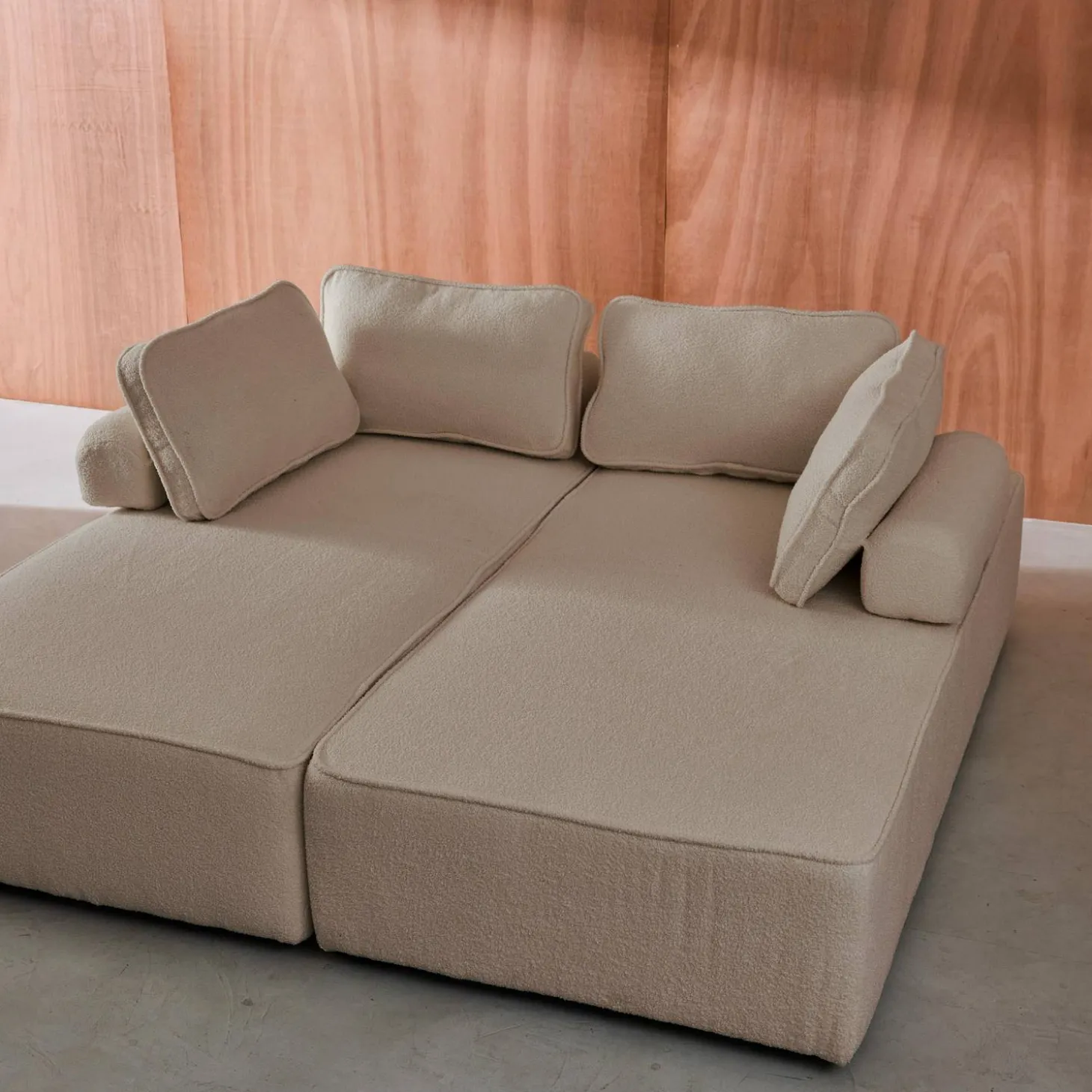 Sofá modular em tecido boucle de 4 lugares