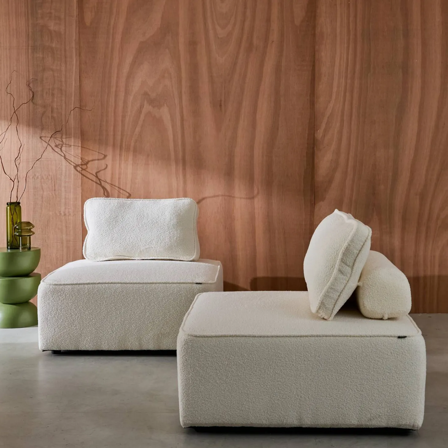 Sofá modular em tecido boucle de 2 lugares