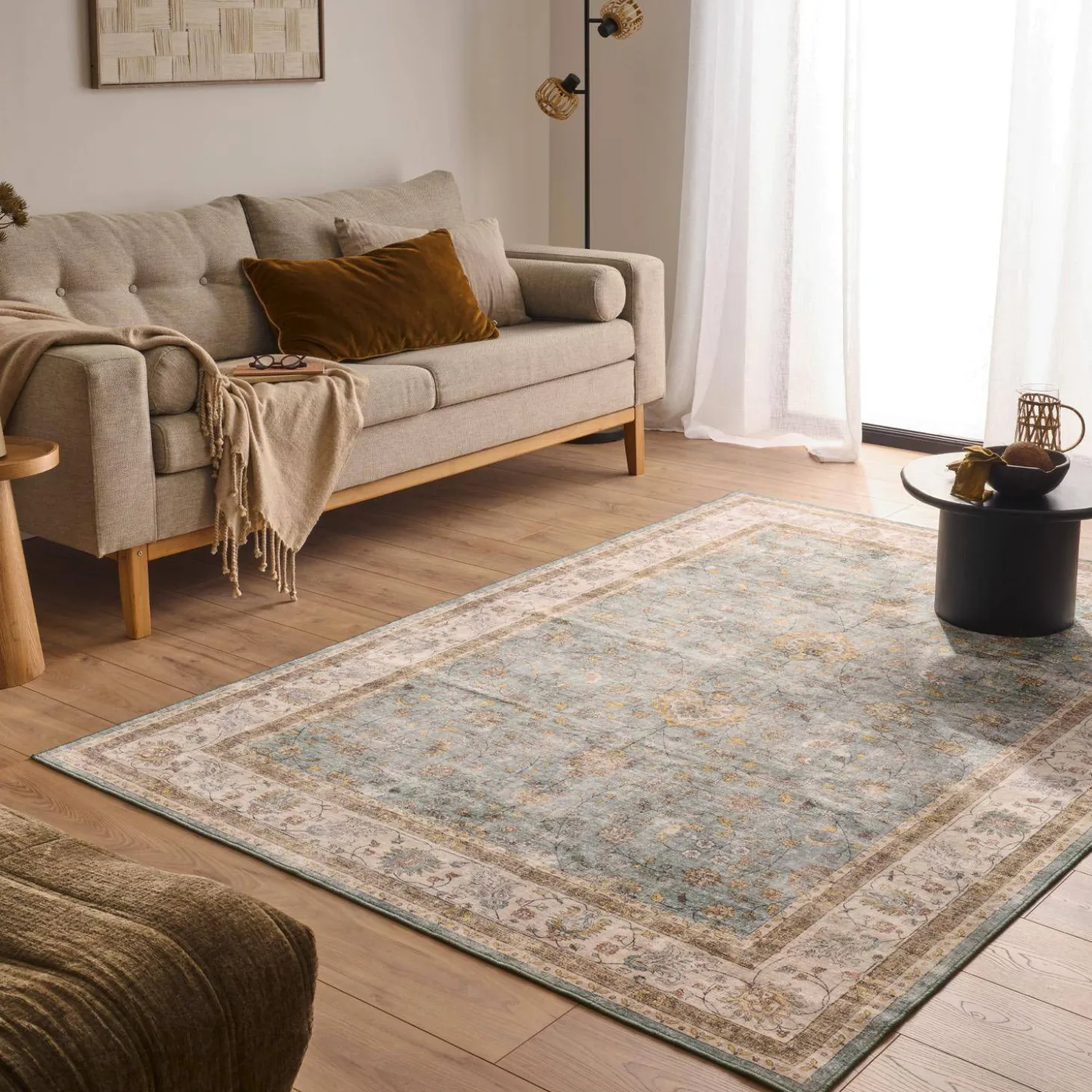 Tapete interior com padrão persa multicolorido