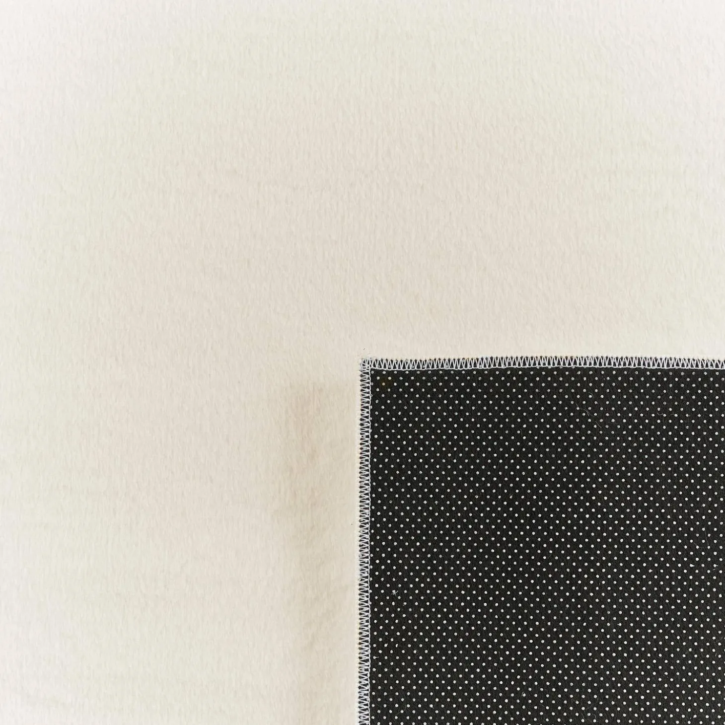 Tapete interior liso branco