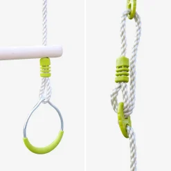Trapézio de madeira com argolas metálicas para pórtico